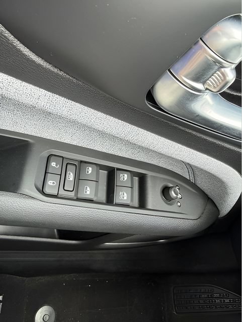 Used 2023 Jeep Compass Latitude w/ Convenience Group AWD/4WD image 30