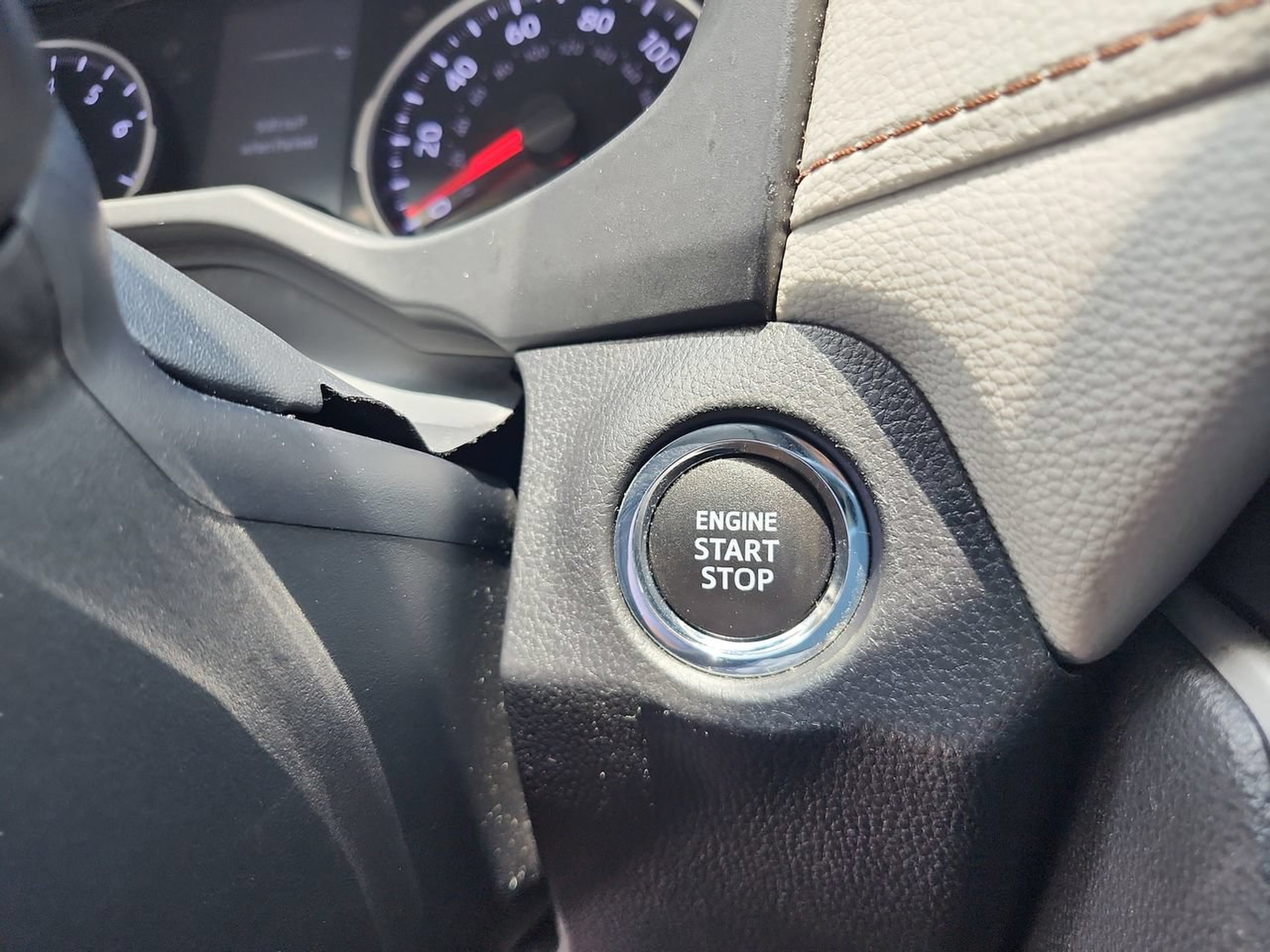 Used 2021 Toyota RAV4 XLE FWD image 23