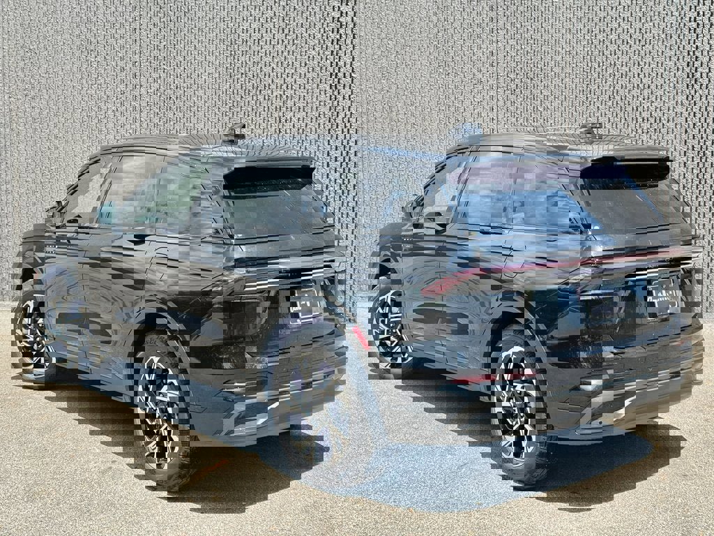 New 2025 Lincoln Nautilus Premier w/ Equipment Group 102A image 4