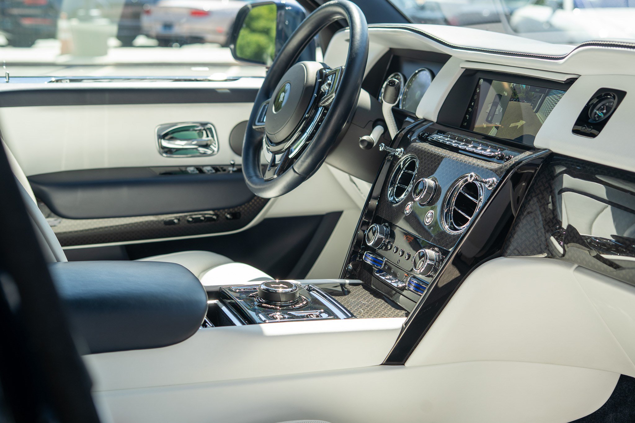 Certified 2024 Rolls-Royce Cullinan Black Badge w/ Leather Finishing Pack AWD/4WD image 2