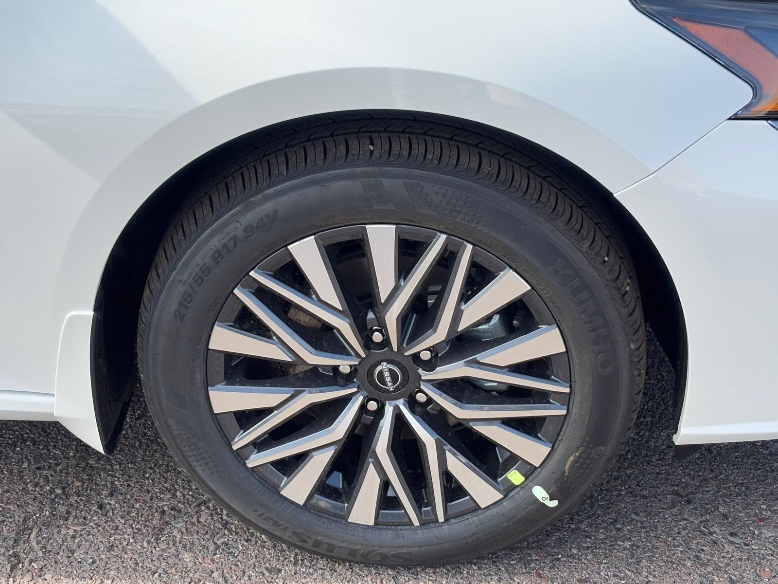 New 2026 Nissan Altima 2.5 SV AWD/4WD image 9