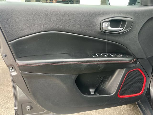 Used 2018 Jeep Compass Trailhawk w/ Leather Interior Group AWD/4WD image 29