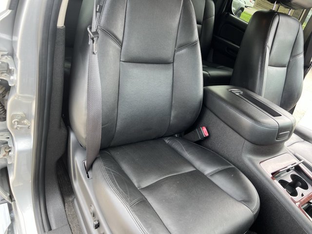 Used 2013 Chevrolet Avalanche LTZ AWD/4WD image 28