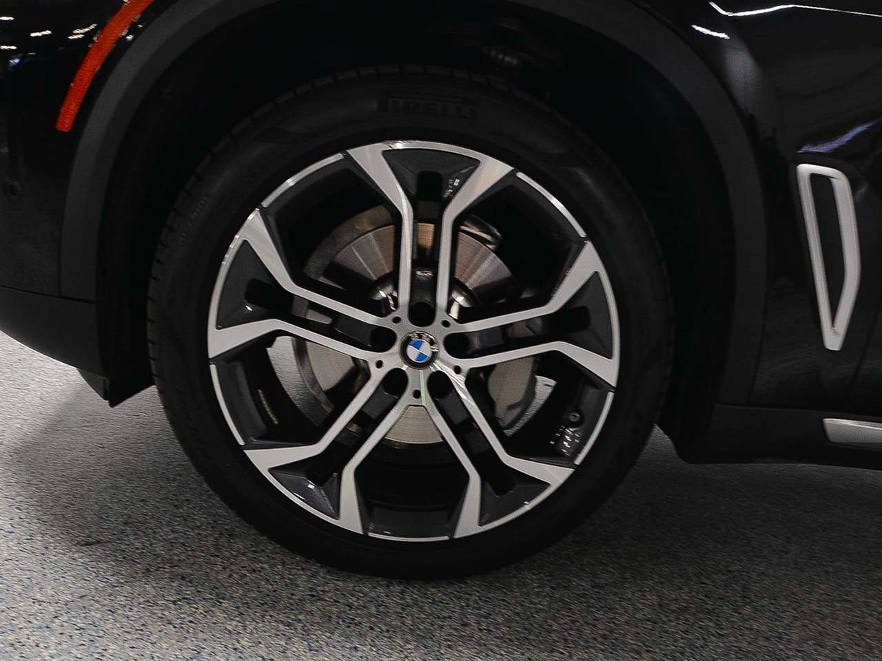 Used 2023 BMW X5 sDrive40i w/ Premium Package RWD image 5