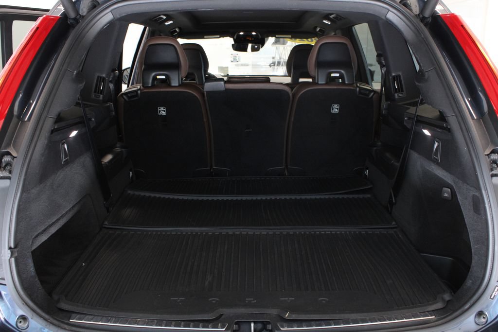 Used 2020 Volvo XC90 T6 Momentum w/ Protection Package AWD/4WD image 36