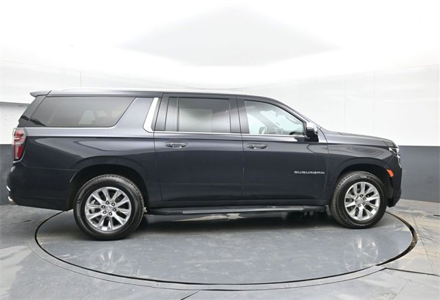 Used 2023 Chevrolet Suburban Premier image 11