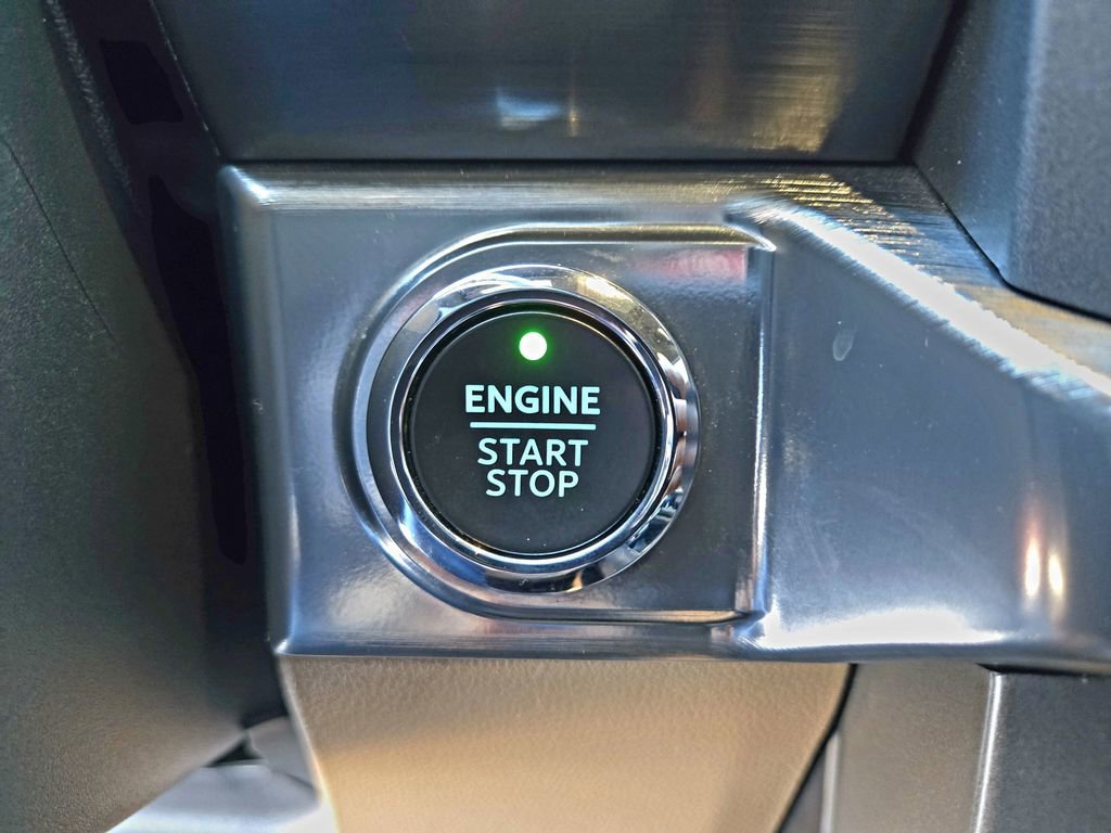 Used 2021 Ford F150 Lariat w/ Equipment Group 502A High image 24