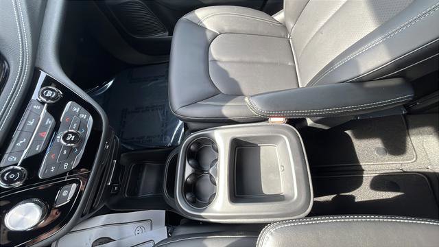 New 2026 Chrysler Pacifica Select AWD/4WD image 17