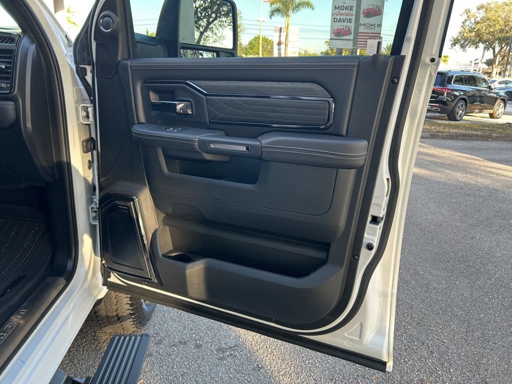 New 2026 RAM 3500 Limited AWD/4WD image 32
