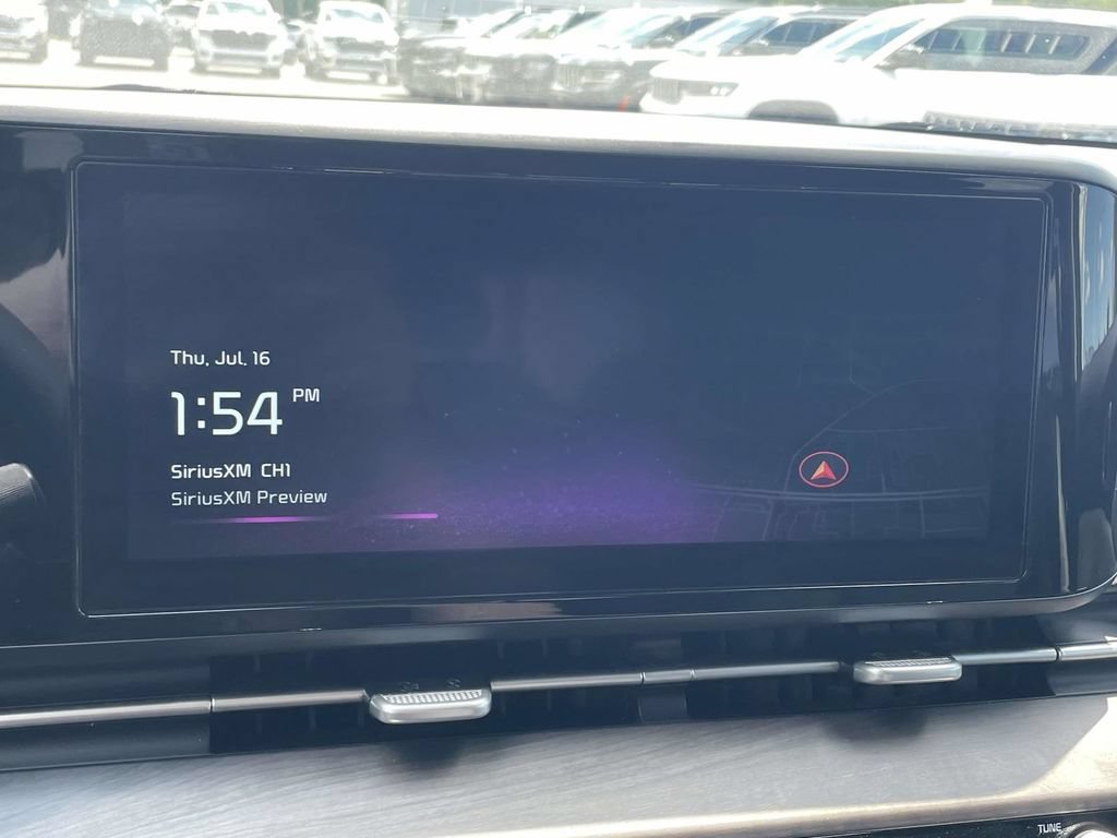 Used 2024 Kia Carnival EX FWD image 35