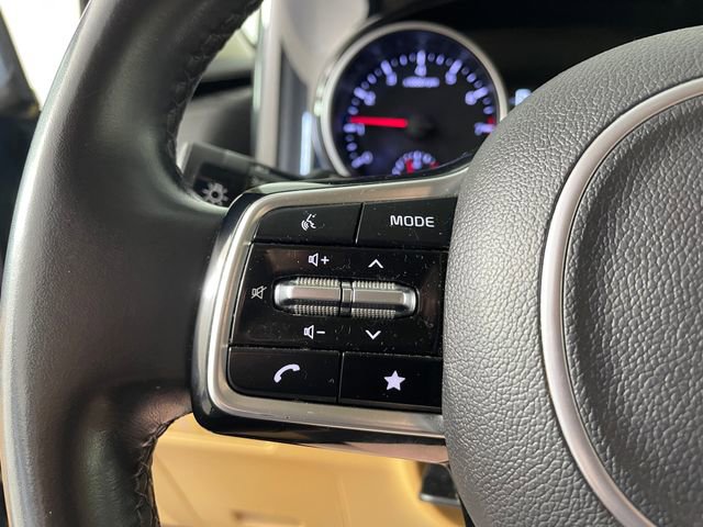 Used 2022 Kia Carnival EX FWD image 11