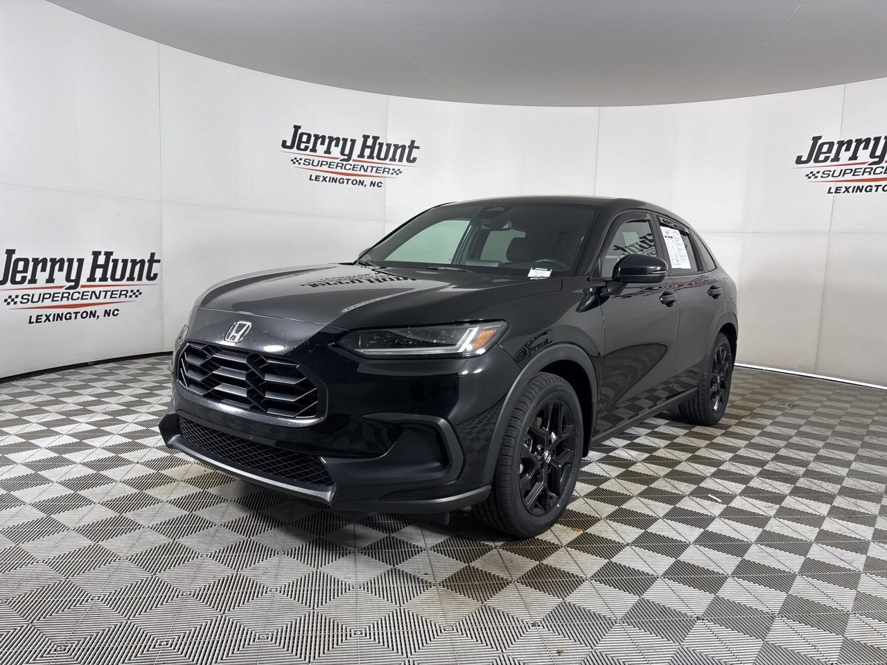 Used 2024 Honda HR-V Sport image 1