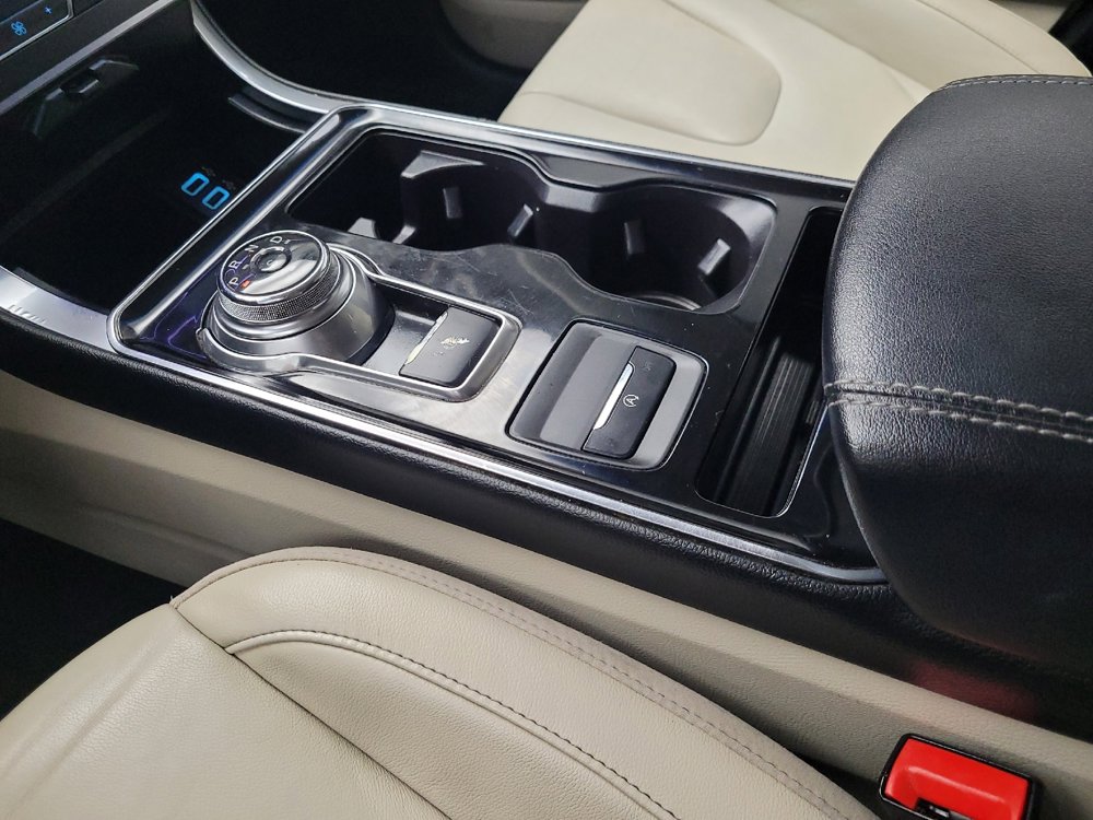 Used 2019 Ford Edge Titanium image 26