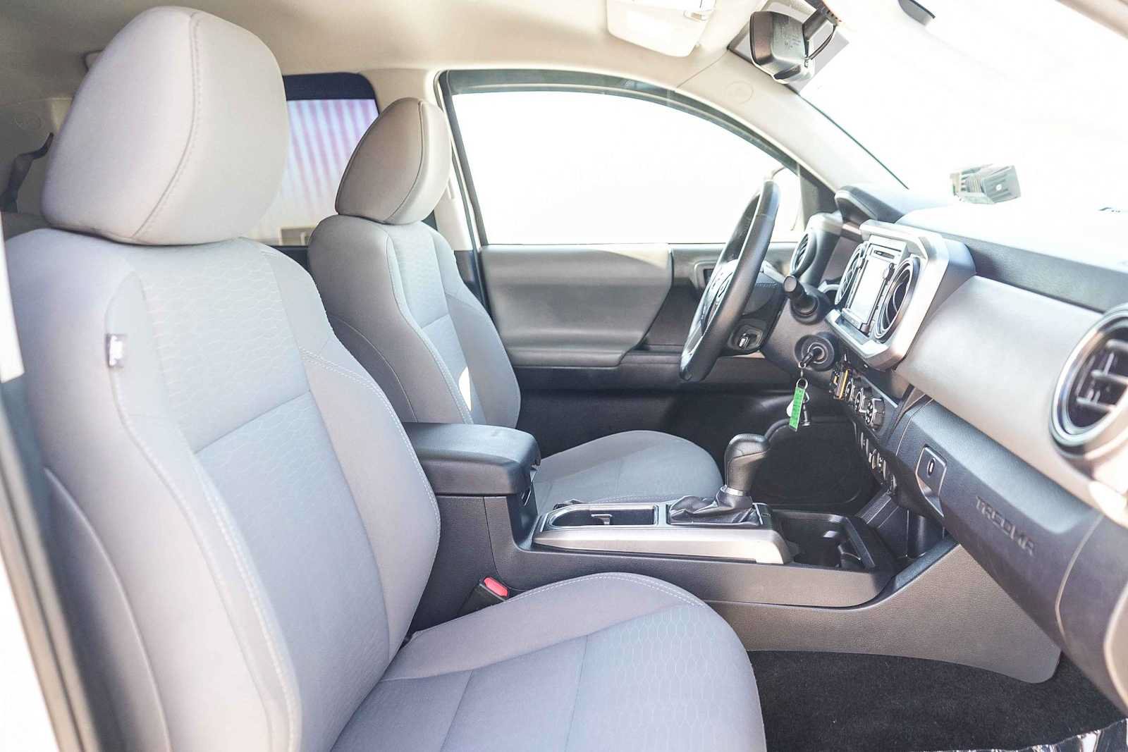 Used 2019 Toyota Tacoma SR5 RWD image 16