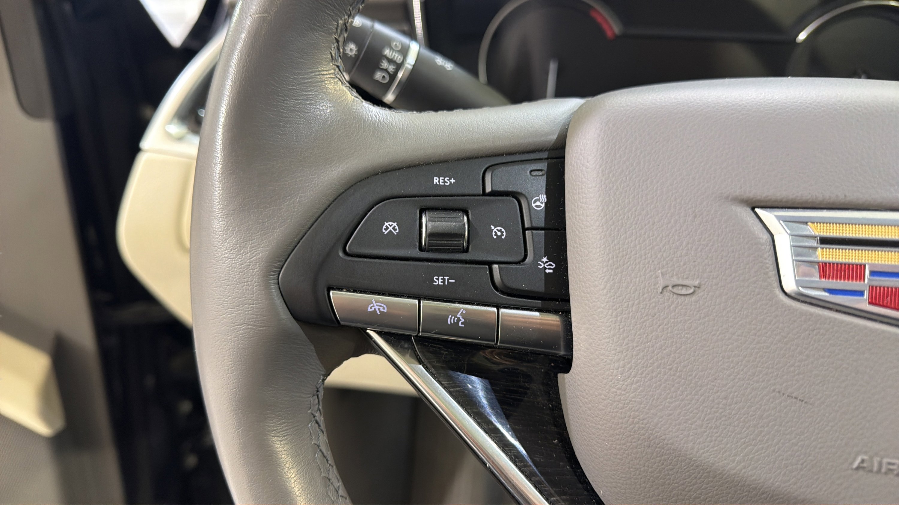 Used 2023 Cadillac XT6 Premium Luxury FWD image 15
