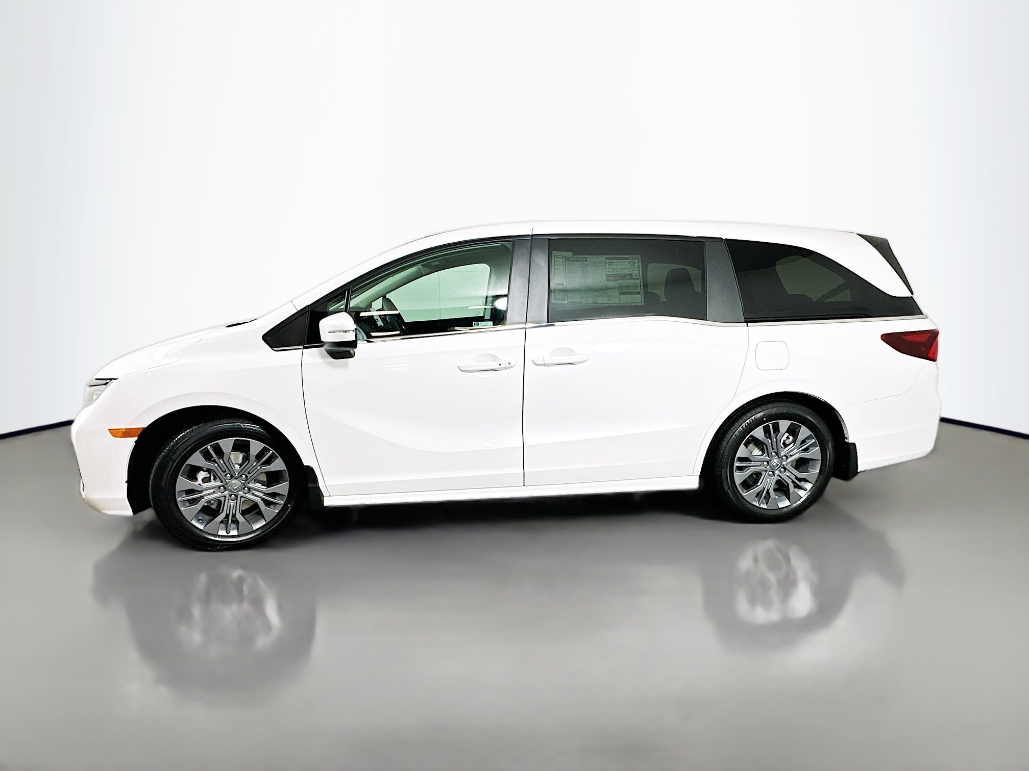 New 2026 Honda Odyssey Touring image 4