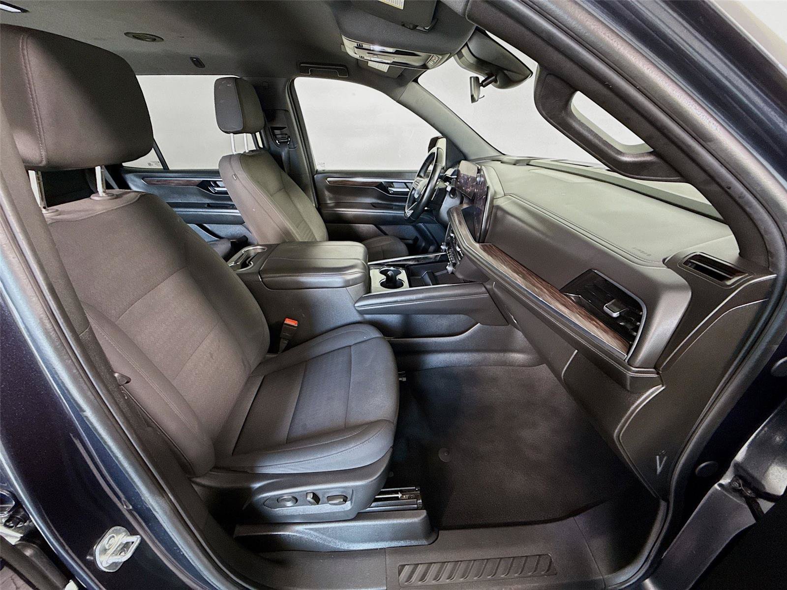 Used 2025 Chevrolet Tahoe LS RWD image 25