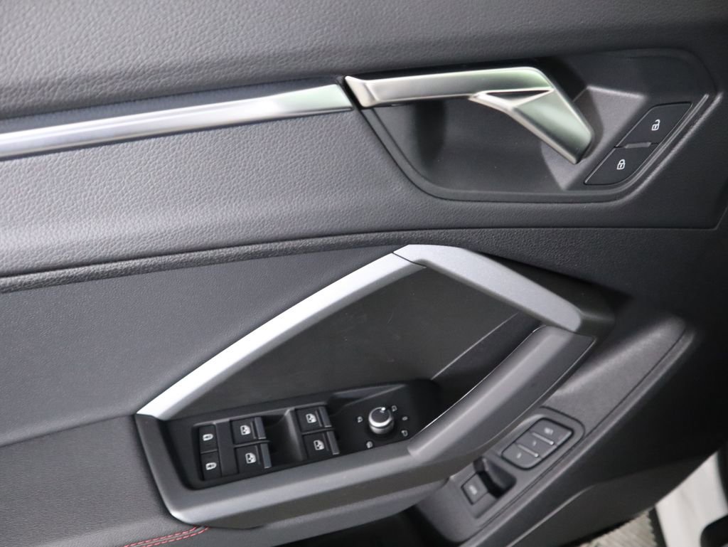 Used 2025 Audi Q3 2.0T Premium Plus w/ Premium Plus Package image 25