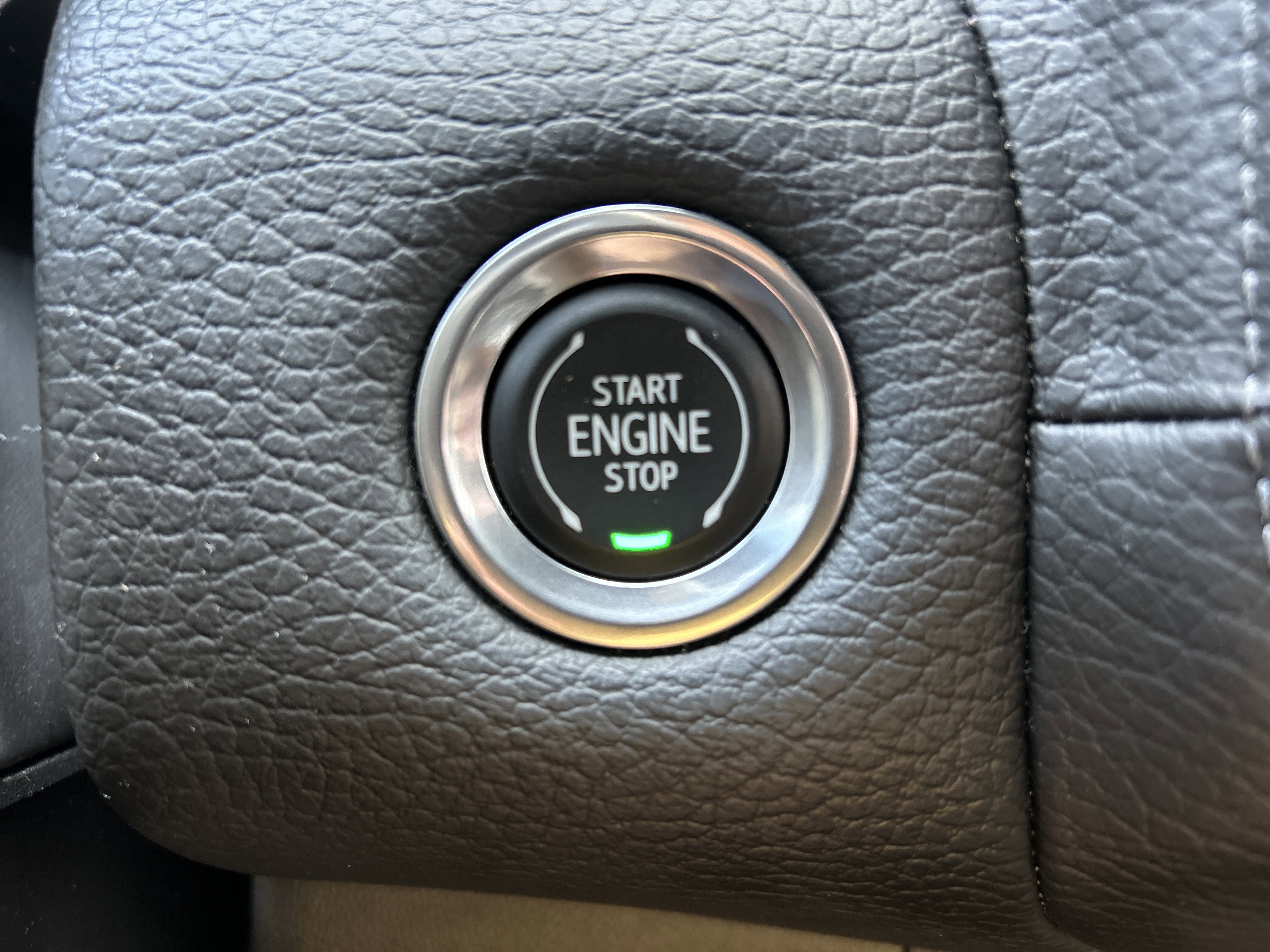 Certified 2022 GMC Yukon XL Denali image 35