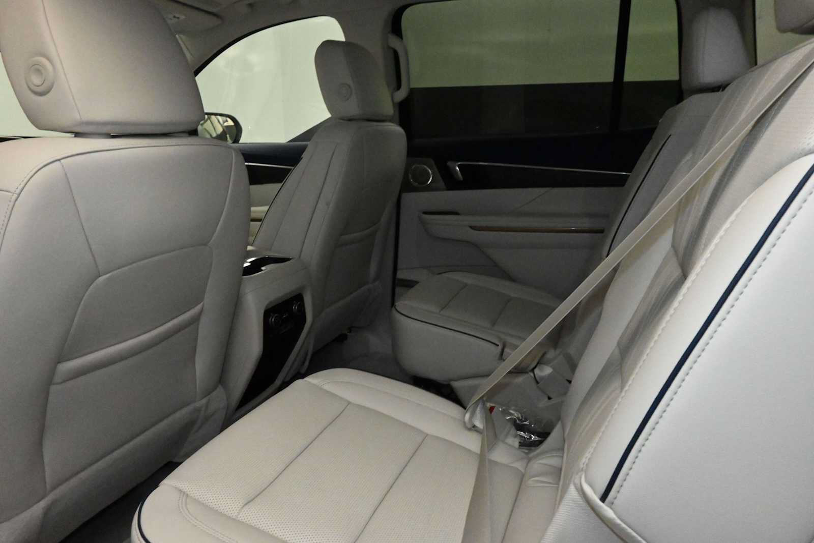 New 2026 Buick Enclave Avenir w/ Super Cruise Package AWD/4WD image 24