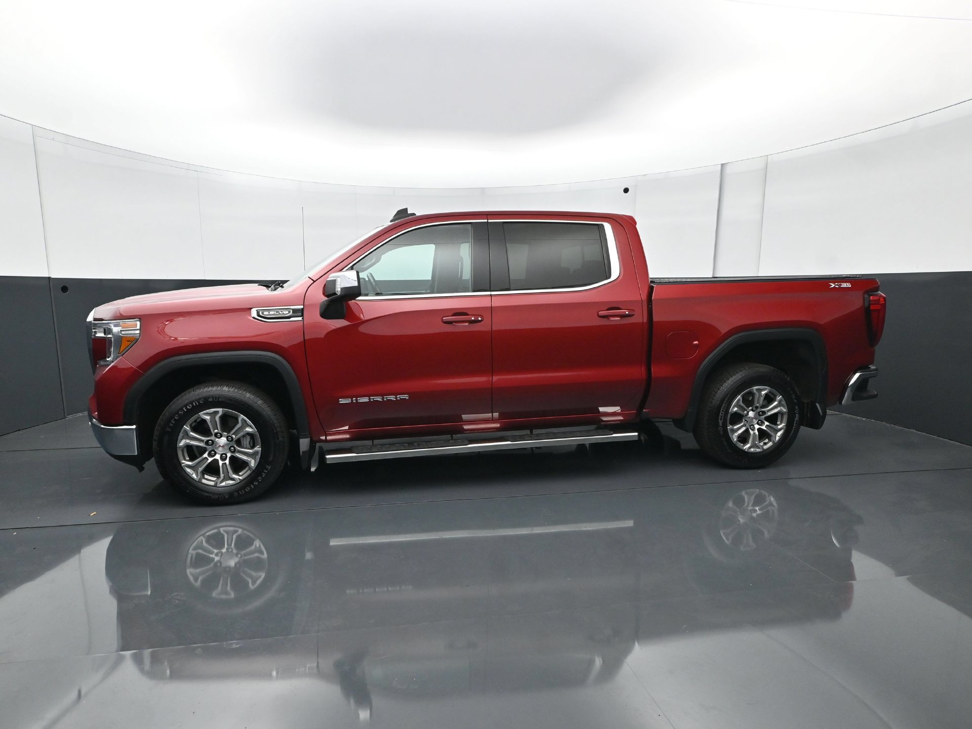 Used 2020 GMC Sierra 1500 SLE w/ SLE Value Package AWD/4WD image 3
