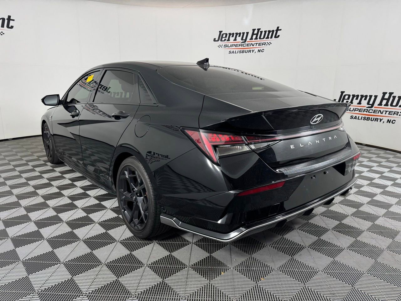 Used 2025 Hyundai Elantra N Line FWD image 9