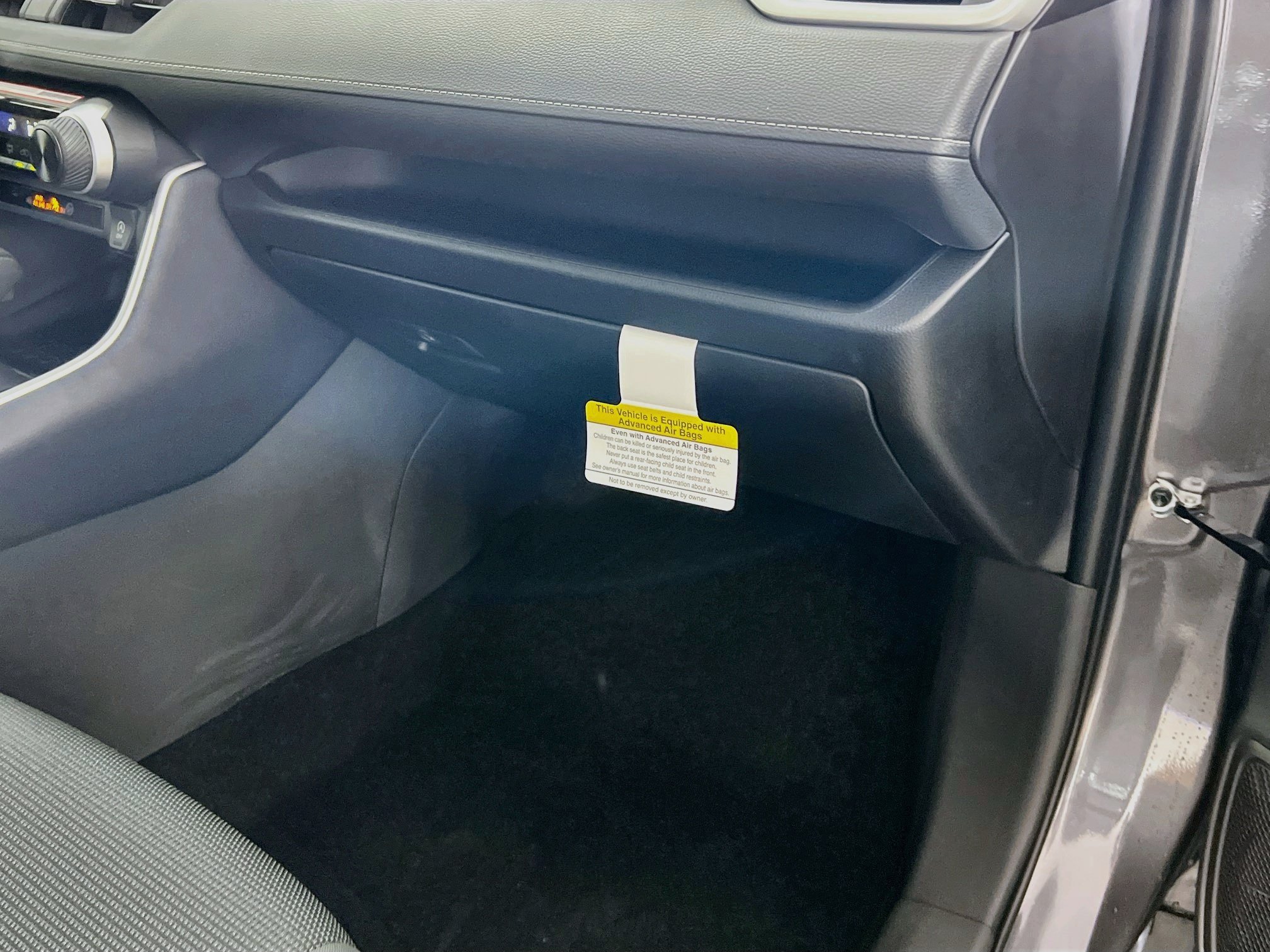 Used 2025 Toyota RAV4 LE FWD image 33