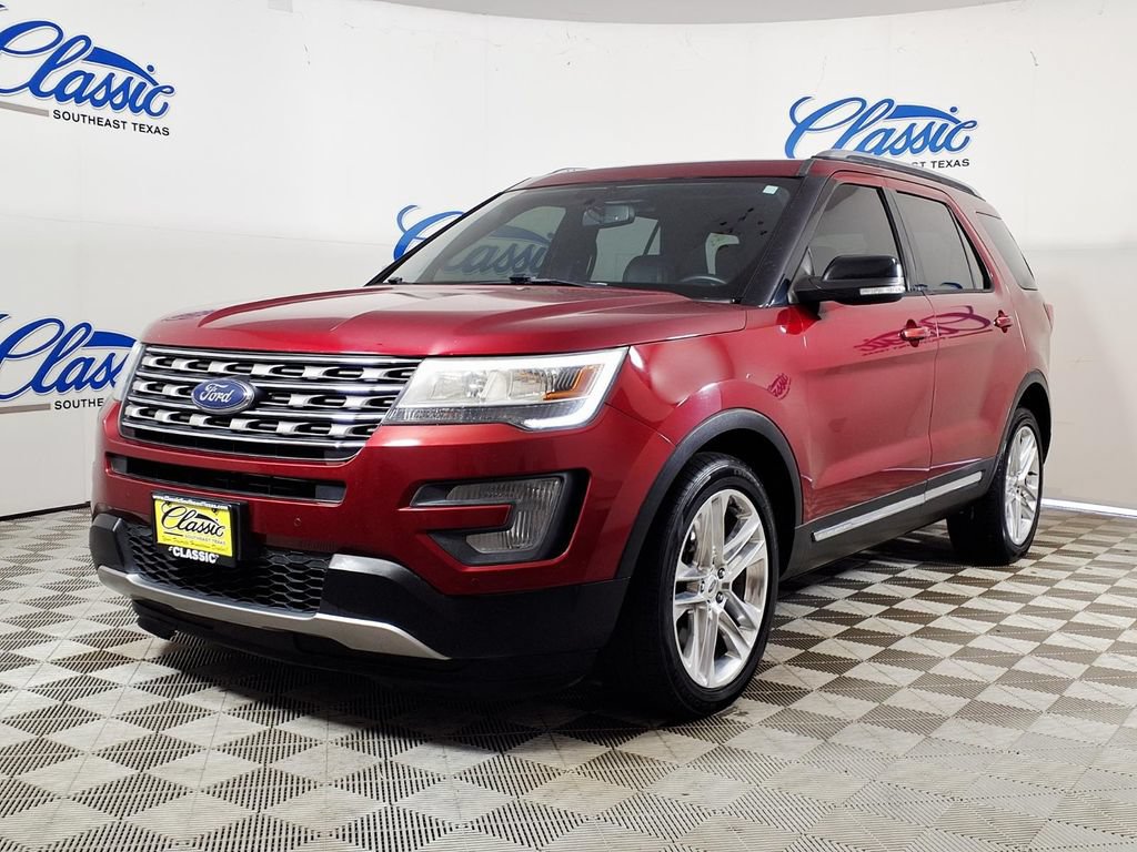 Used 2017 Ford Explorer XLT w/ Equipment Group 202A FWD image 5