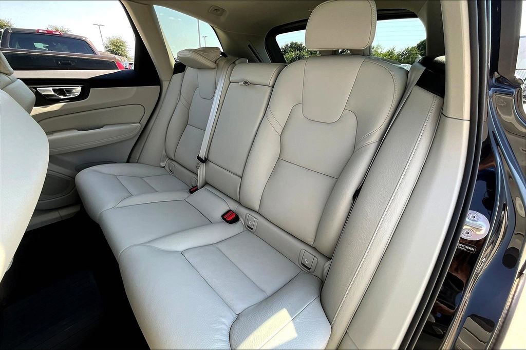 New 2026 Volvo XC60 B5 Plus w/ Protection Package Premier image 19