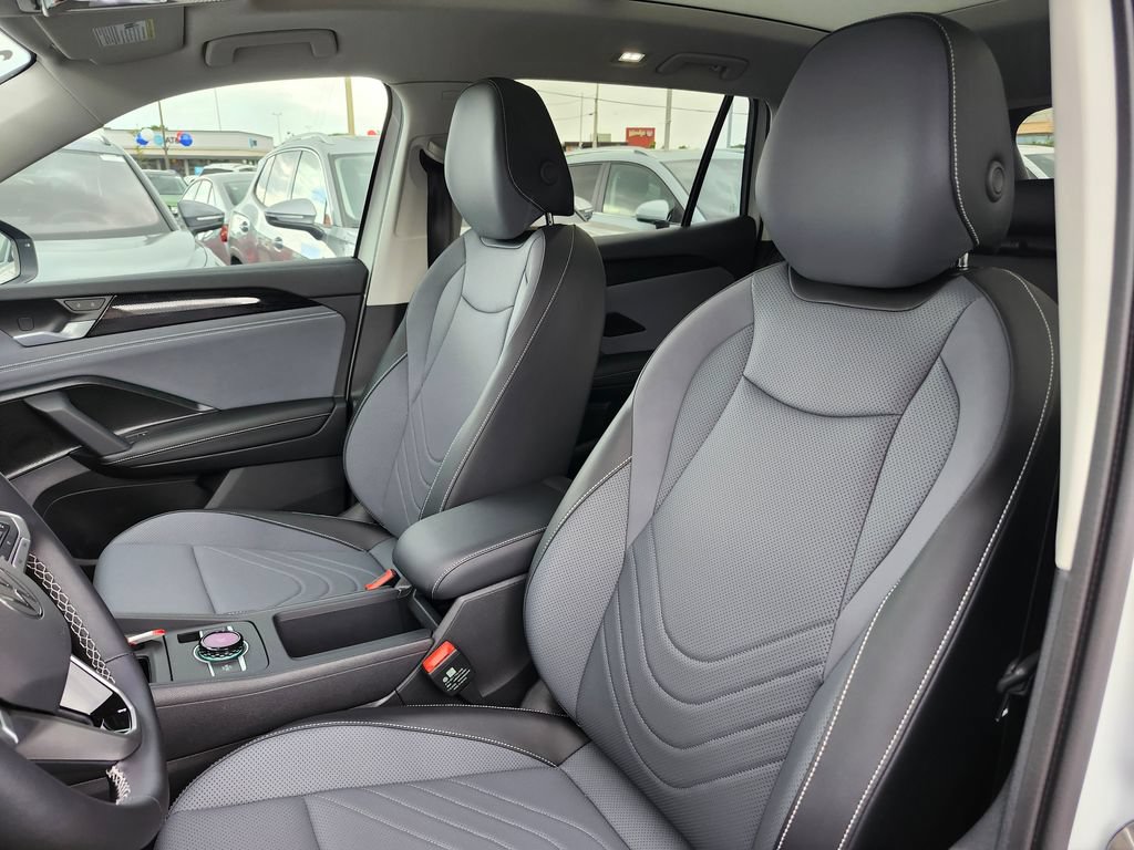 Certified 2026 Volkswagen Tiguan SE AWD/4WD image 9