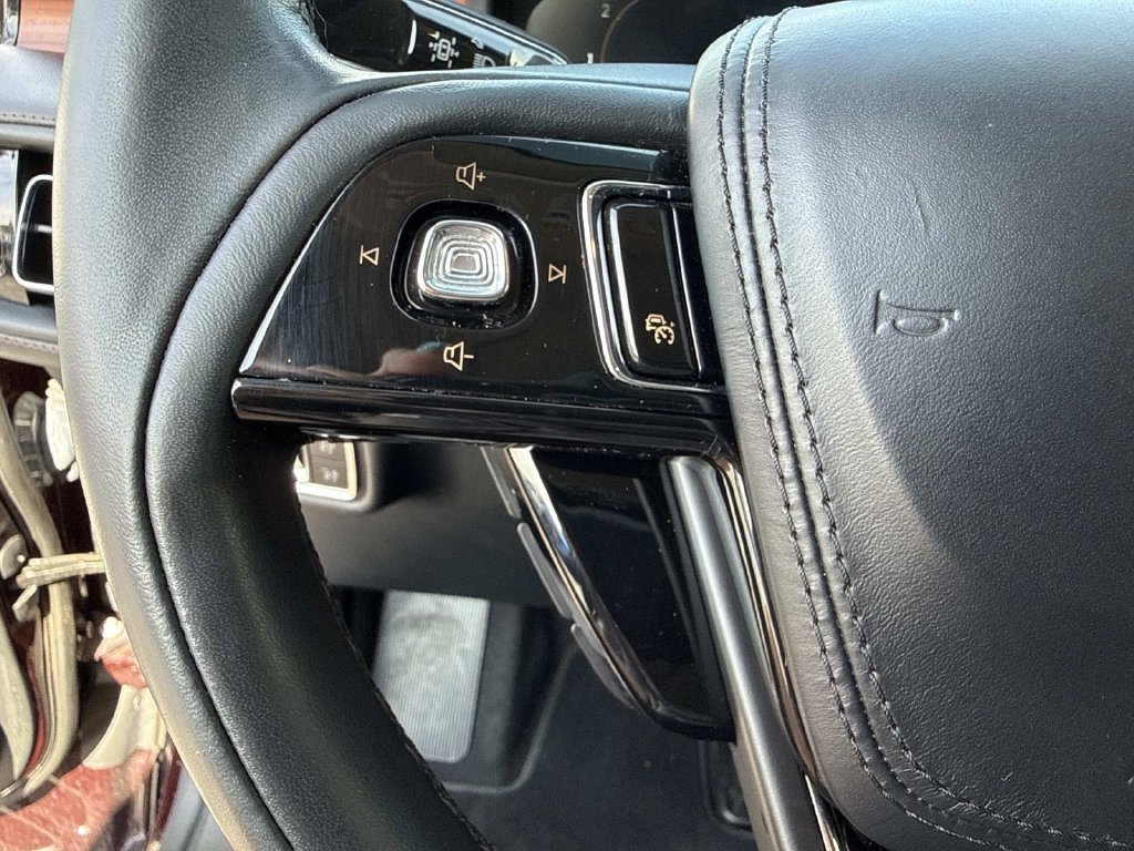 Used 2023 Lincoln Aviator Reserve w/ Equipment Group 201A RWD image 32