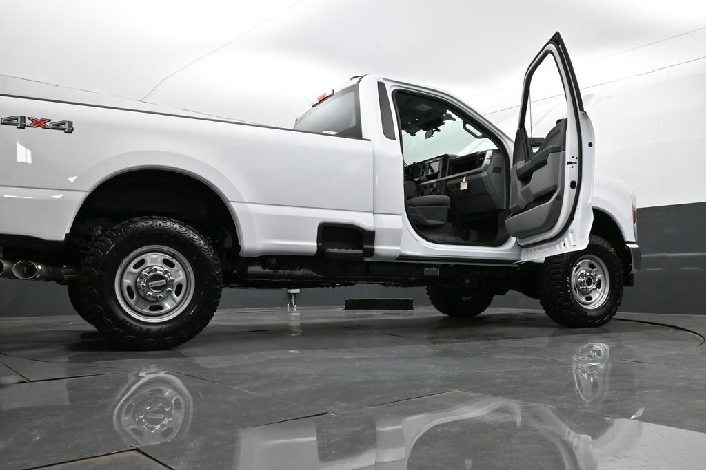New 2026 Ford F250 XL AWD/4WD image 31