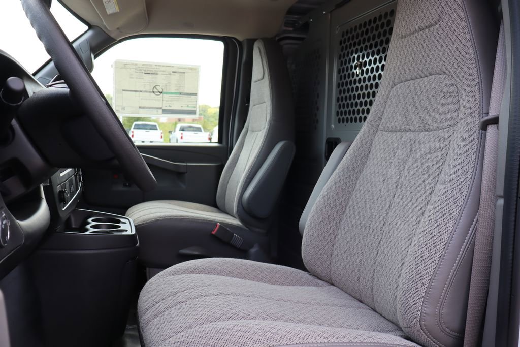 New 2025 Chevrolet Express 2500 w/ Driver Convenience Package image 8