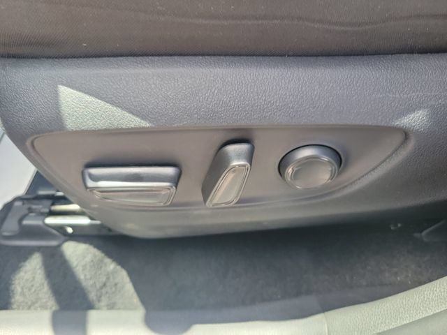 Used 2025 Toyota RAV4 XLE FWD image 17
