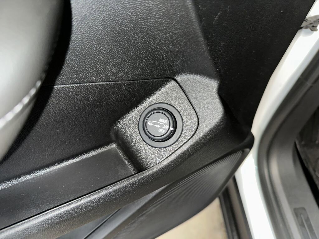 Certified 2023 GMC Terrain SLT w/ LPO, Floor Liner Package image 9