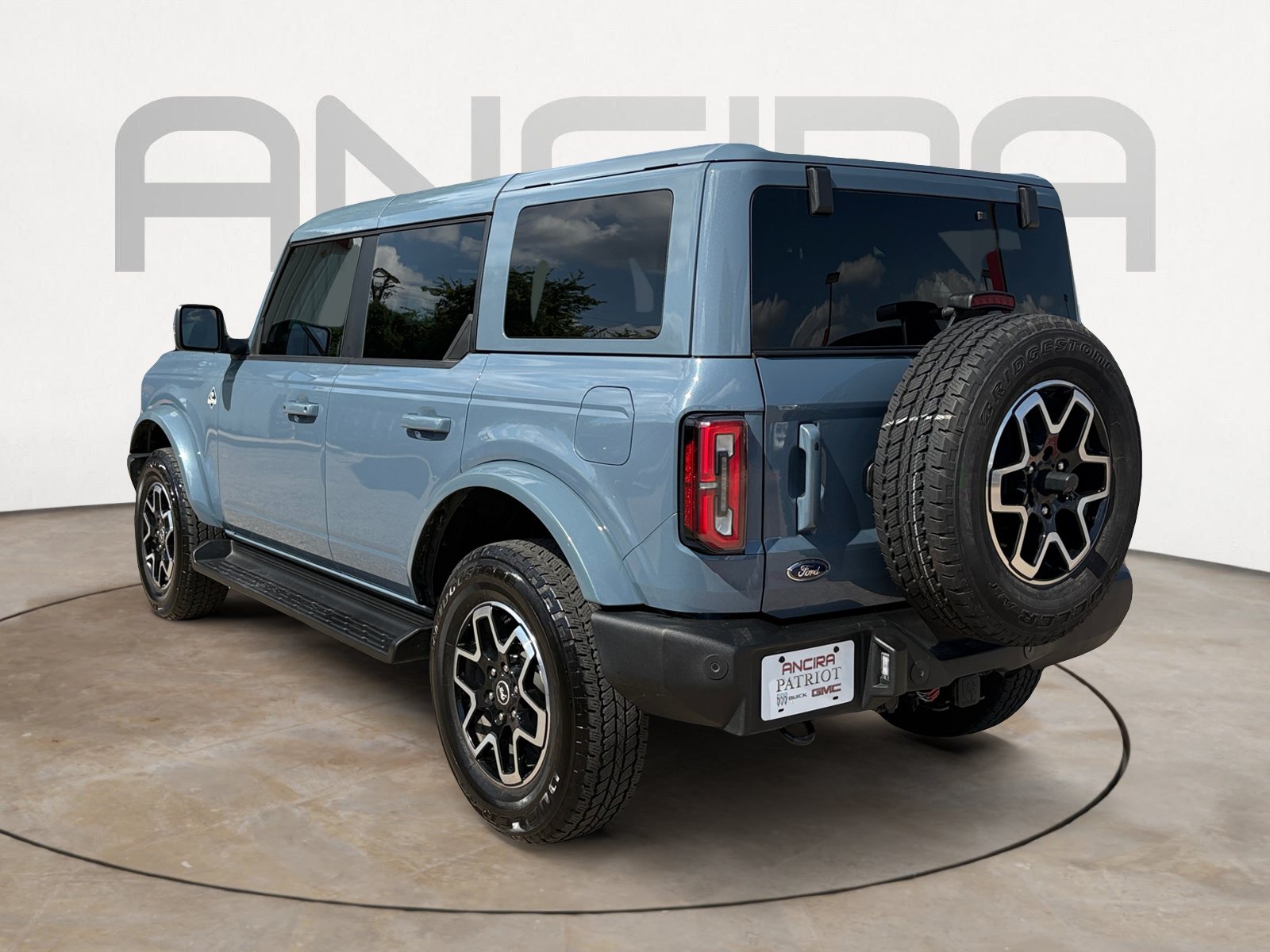 Used 2025 Ford Bronco Outer Banks AWD/4WD image 8