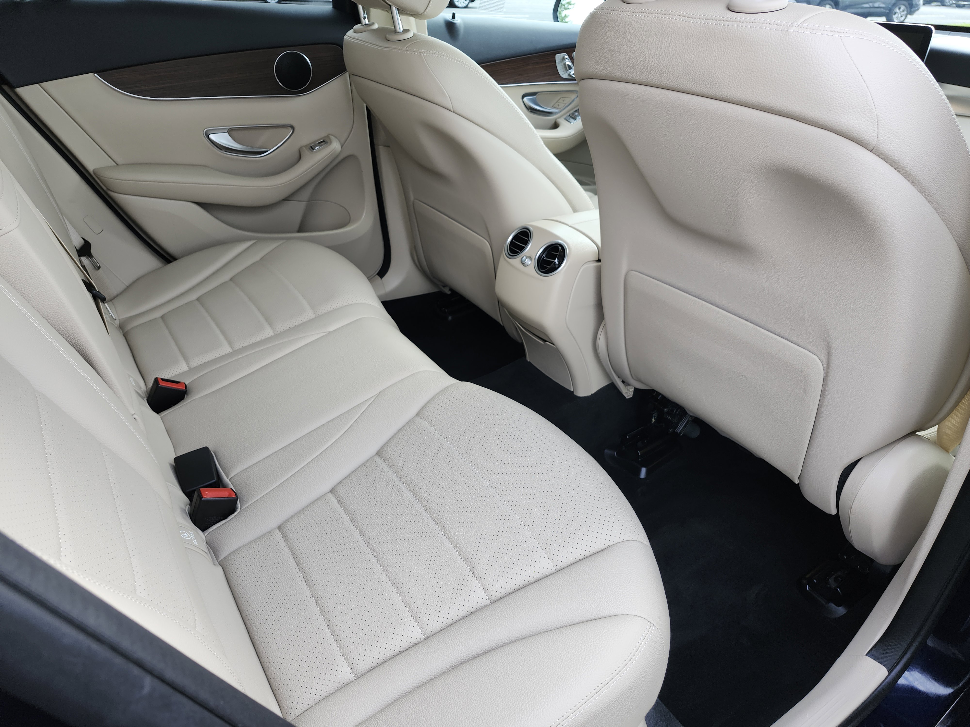 Used 2022 Mercedes-Benz GLC 300 4MATIC image 21