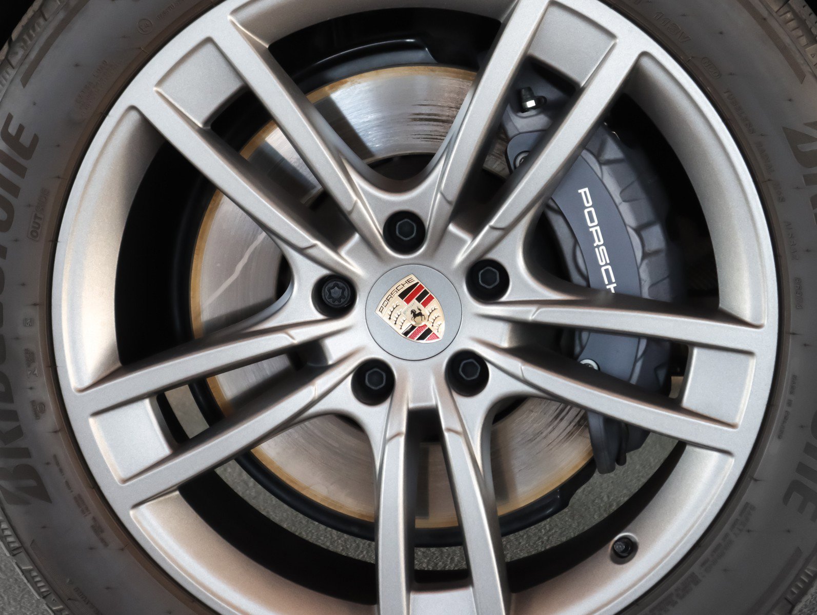 Certified 2025 Porsche Cayenne Coupe image 14