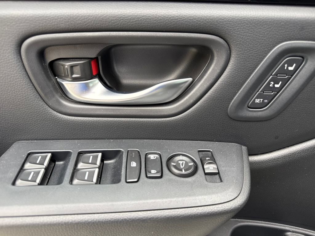 Used 2023 Honda Pilot Touring image 15