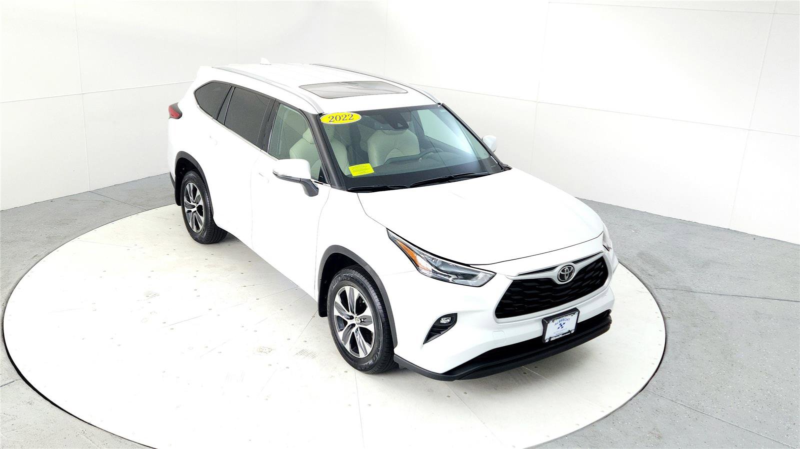 Used 2022 Toyota Highlander XLE image 13