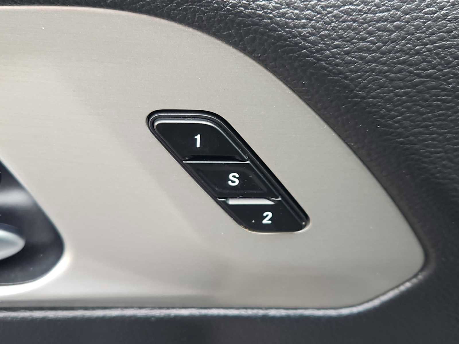 Used 2024 Chrysler Pacifica Premium image 20