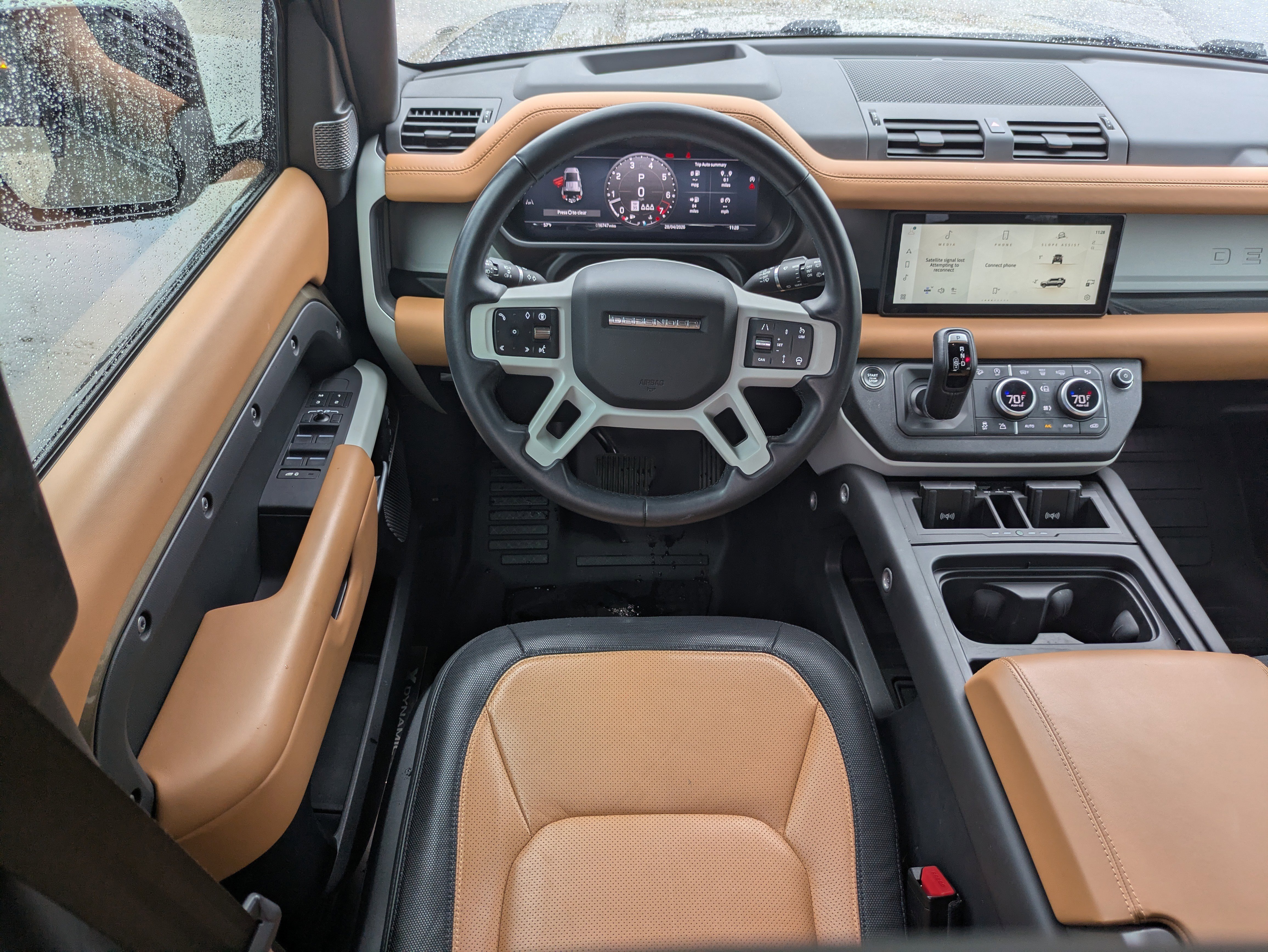 Used 2024 Land Rover Defender 110 X-Dynamic SE AWD/4WD image 45