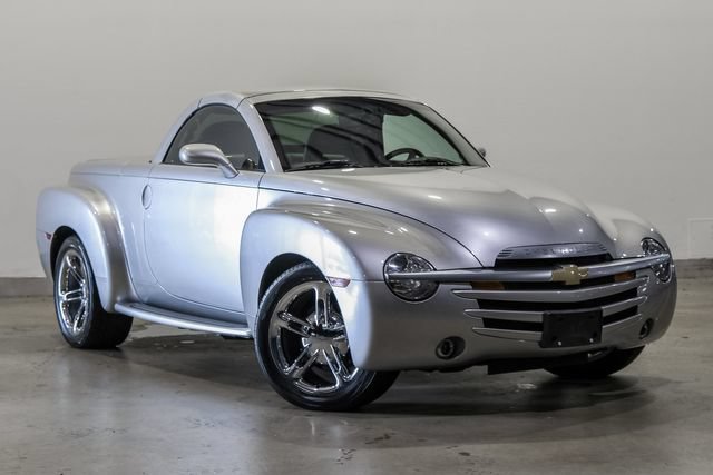 Used 2005 Chevrolet SSR w/ Preferred Equipment Group RWD image 5