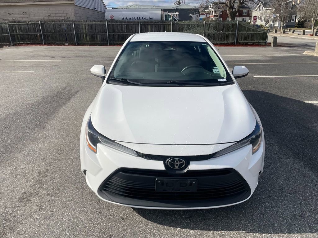 Used 2023 Toyota Corolla LE FWD image 3