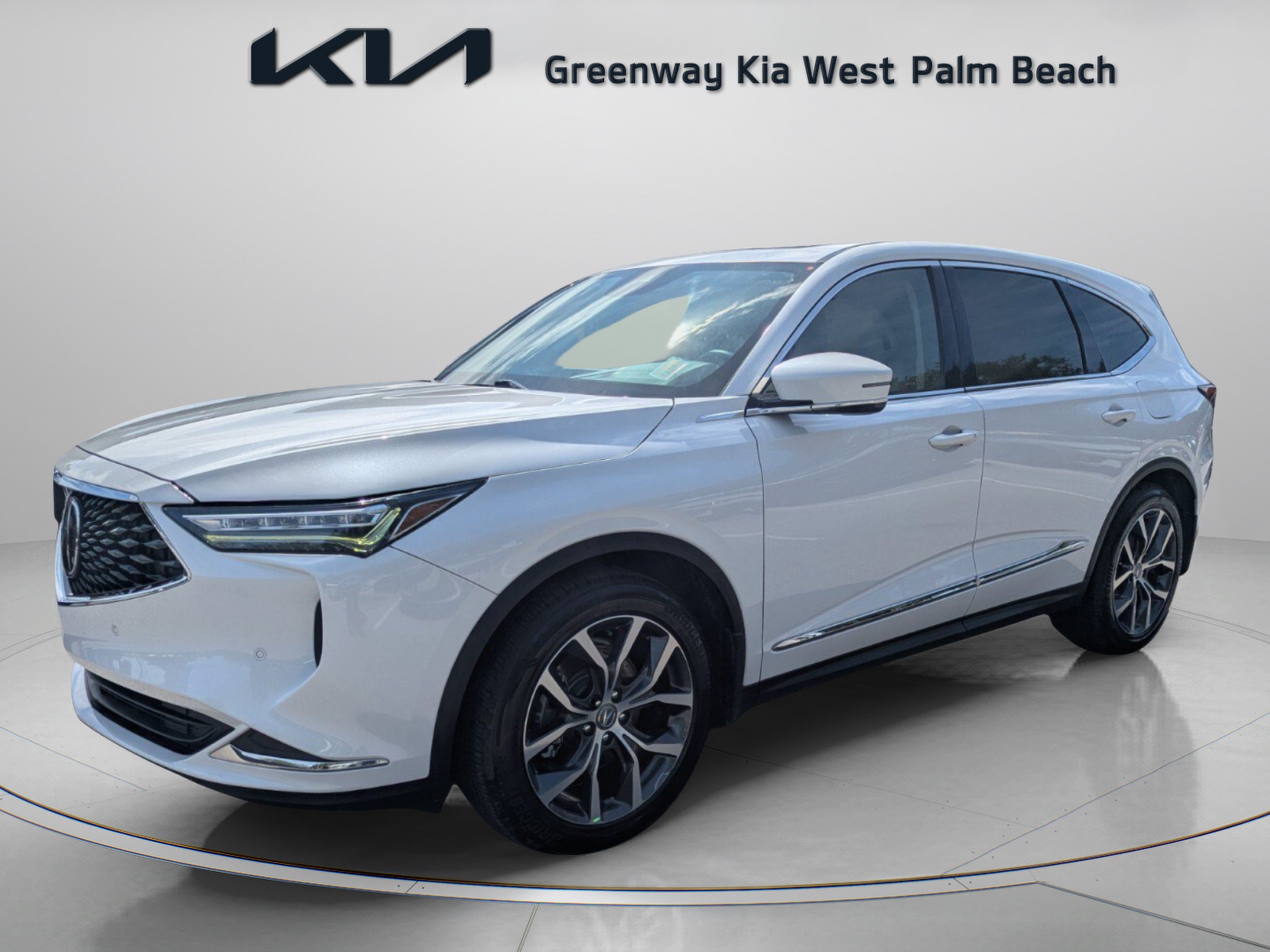 Used 2022 Acura MDX w/ Technology Package FWD image 3