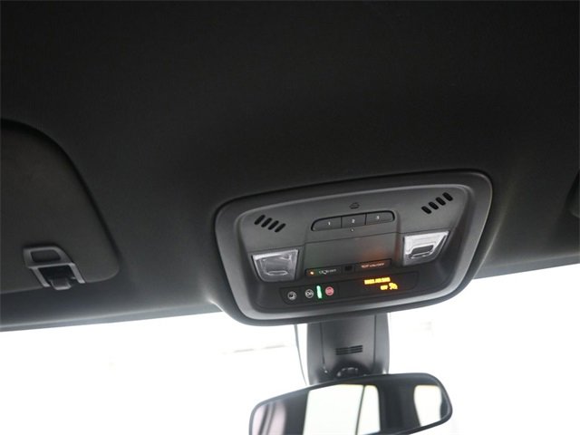 Used 2023 Chevrolet Traverse LT image 12