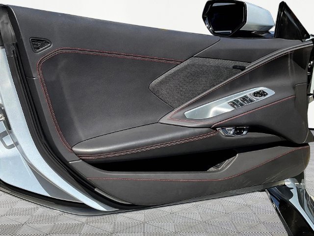 Used 2021 Chevrolet Corvette Stingray Convertible w/ Z51 Performance Package RWD image 20