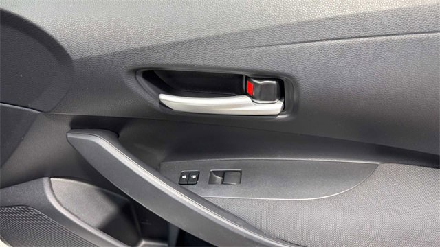 Used 2020 Toyota Corolla LE image 16