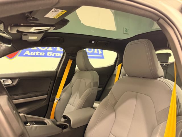 Used 2022 Polestar Polestar 2 w/ Performance Package AWD/4WD image 15