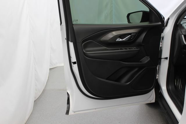 Used 2022 GMC Terrain SLE w/ Driver Convenience Package image 16